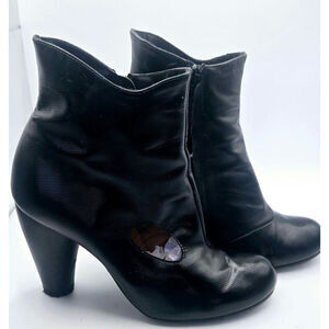 Vintage Chie Mihara Black Cut Out Ladies Leather Boots Size 37- US Size 6.5